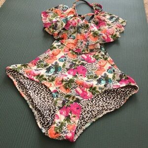 One piece floral swimwear suit sz S no tags